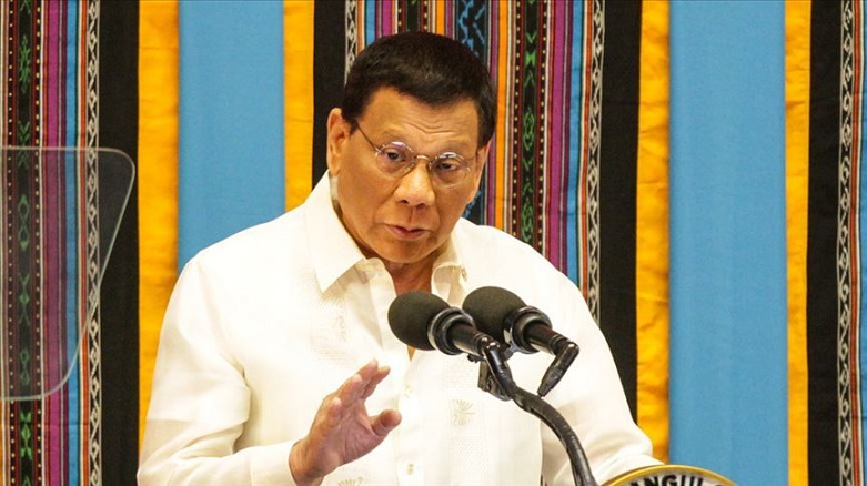 Duterte'den 'sıkıyönetim' mesajı: Herkesi uyarıyorum